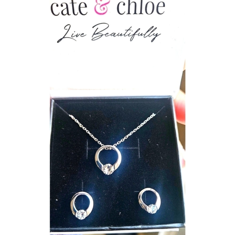 18k White Gold Plated Necklace and Earrings Jewelry Set - Picture 5 of 6